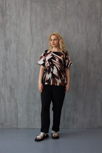 Літній жіночий костюм